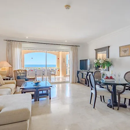 Sea View Nautico Apartment *